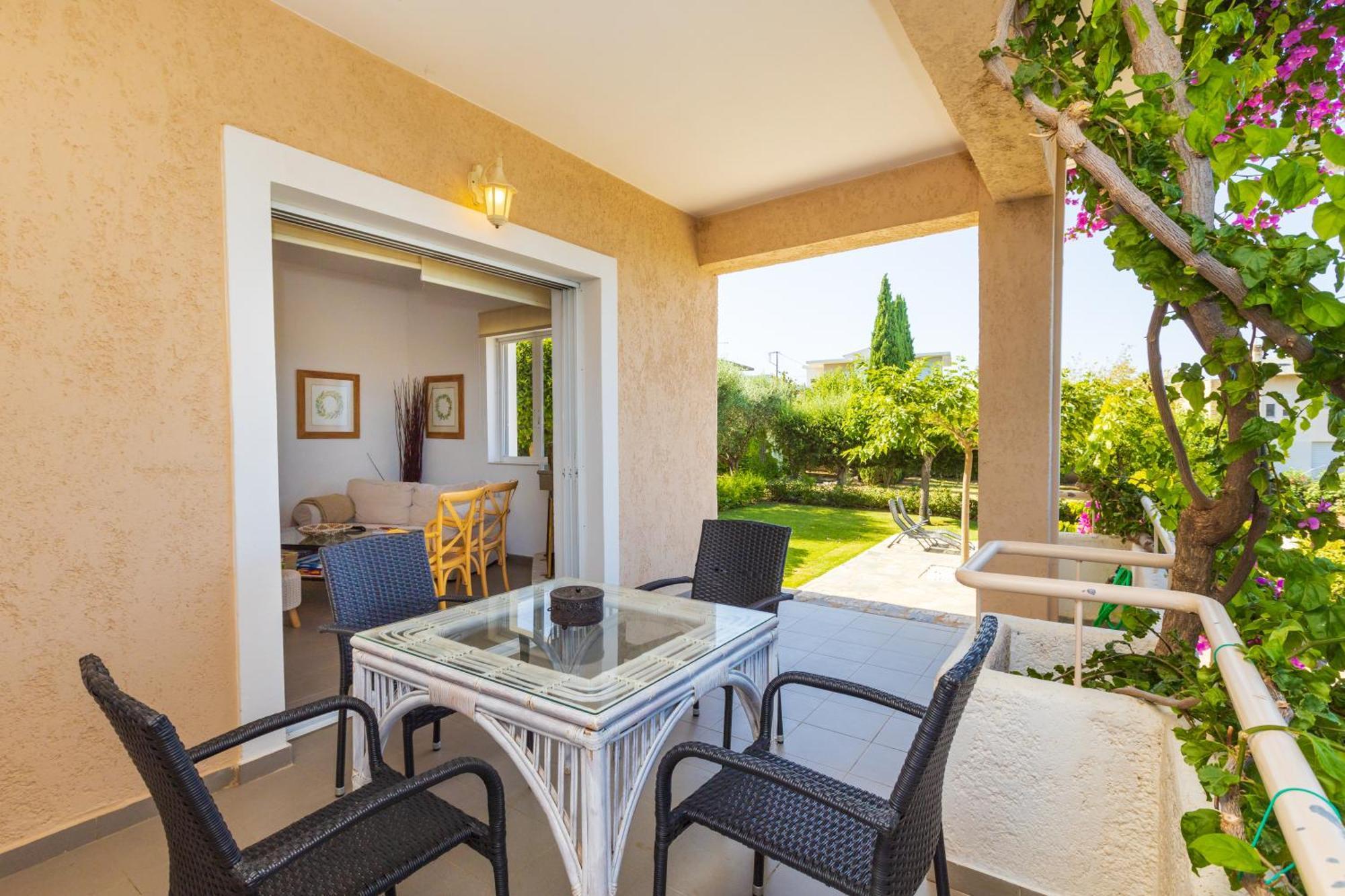 Messinian Blue Seaside Villa Kalamata Extérieur photo