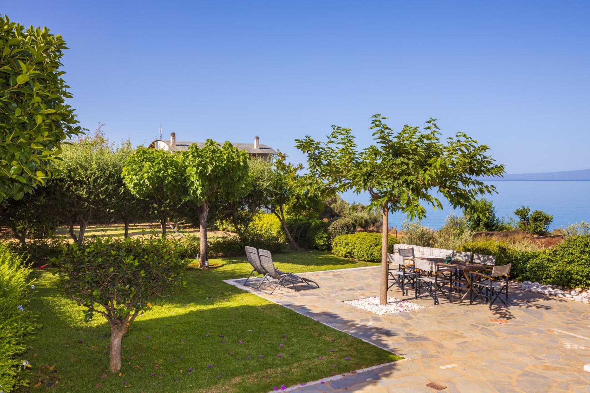 Messinian Blue Seaside Villa Kalamata Extérieur photo